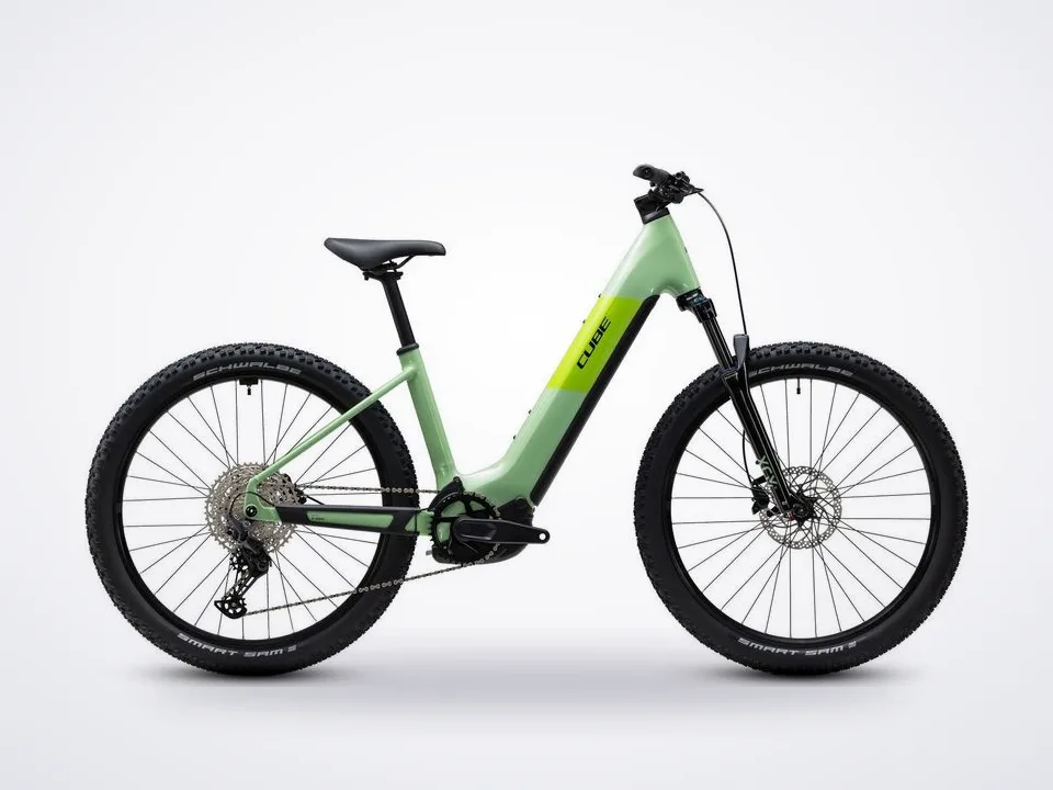 Cube Reaction Hybrid One 720 cactus´n´black