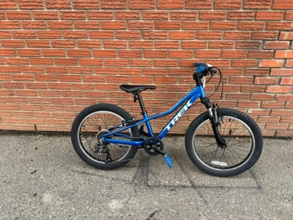 Used Trek Precaliber 20" 7 Speed Blue