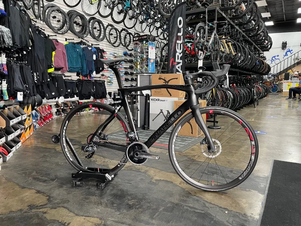 Pinarello Dogma F12 Disc