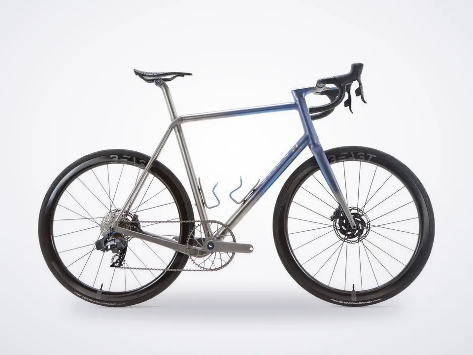 Sturdy Fiadh Sram Force eTap AXS