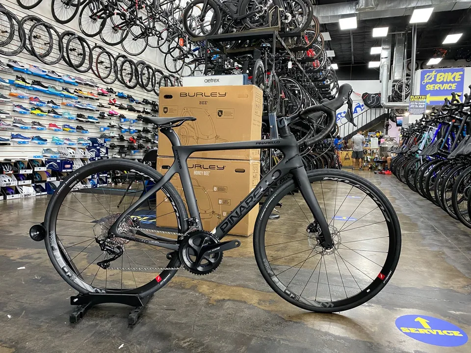 Pinarello Paris Shimano 105 11-Speed