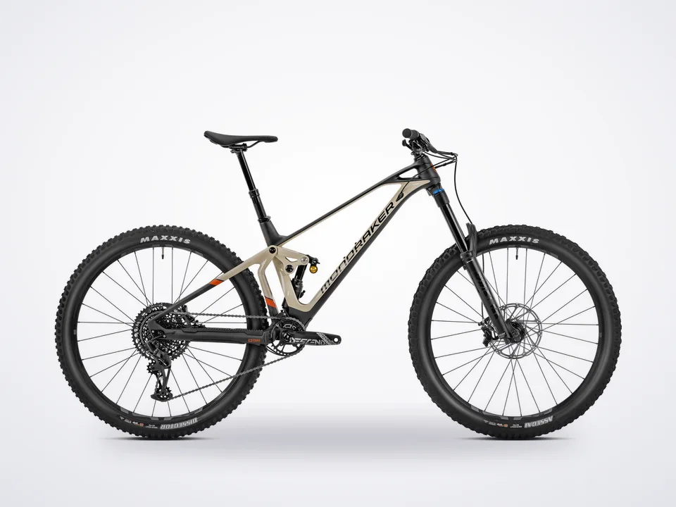 Mondraker Superfoxy Carbon R