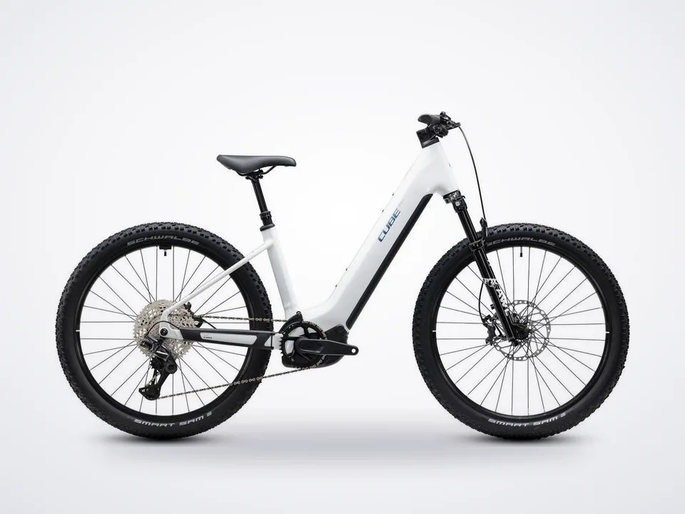 Cube Reaction Hybrid Race 800 snow´n´black