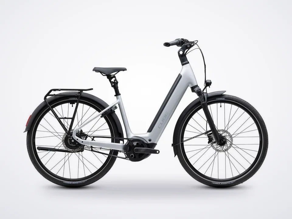Cube Supreme Hybrid Deluxe Pro 600 silverstar´n´reflex
