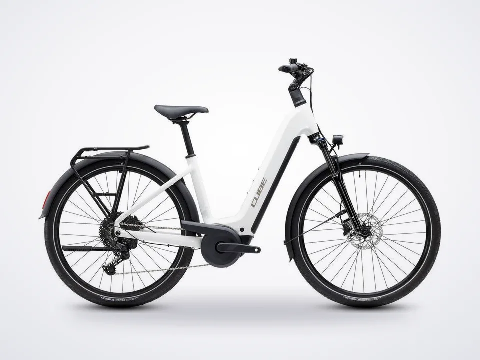 Cube Touring Hybrid One 600 metallicwhite´n´chrome