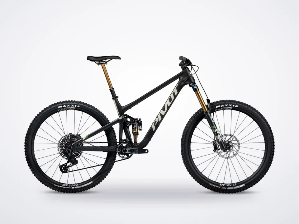 Pivot Switchblade Pro X0 AXS V6