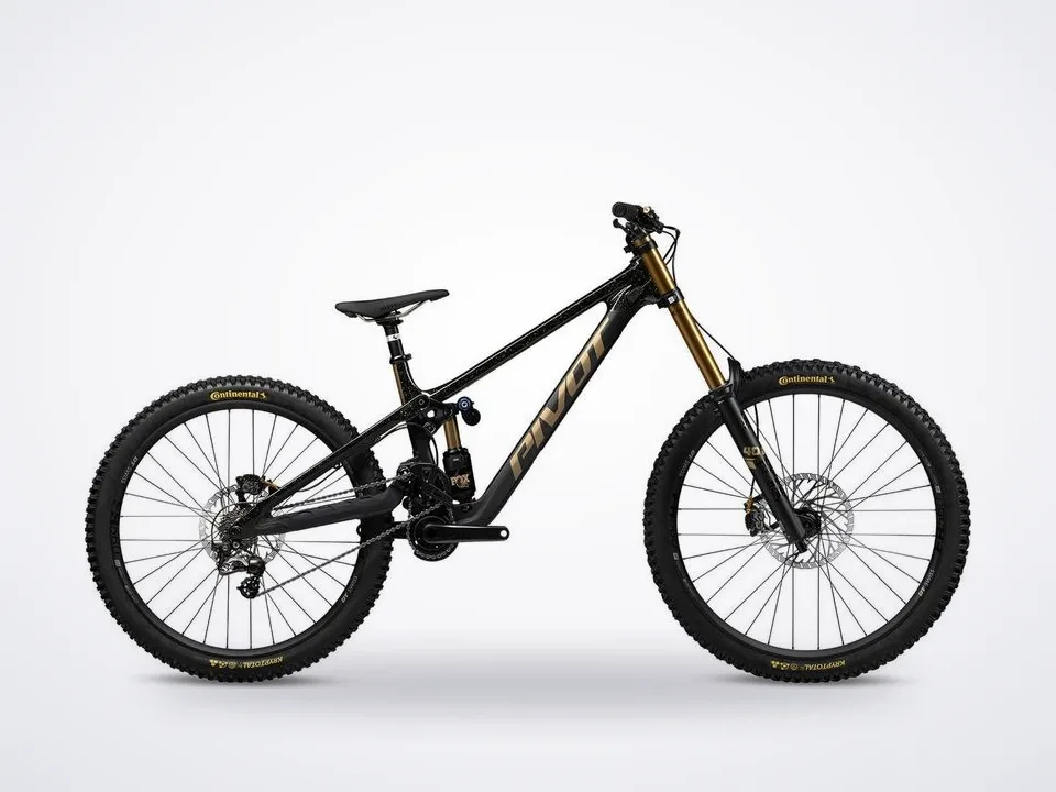 Pivot Phoenix V5 Pro Saint Fox 40