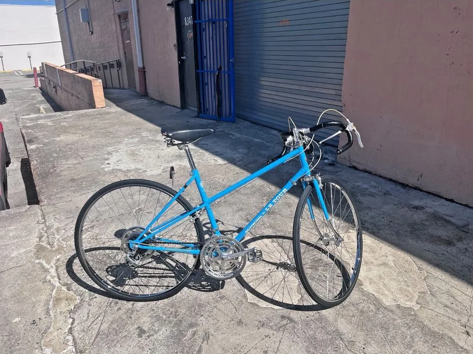 Vintage 1970s Schwinn Le Tour Mixte Road Bike 10-Speed Blue Made in Japan